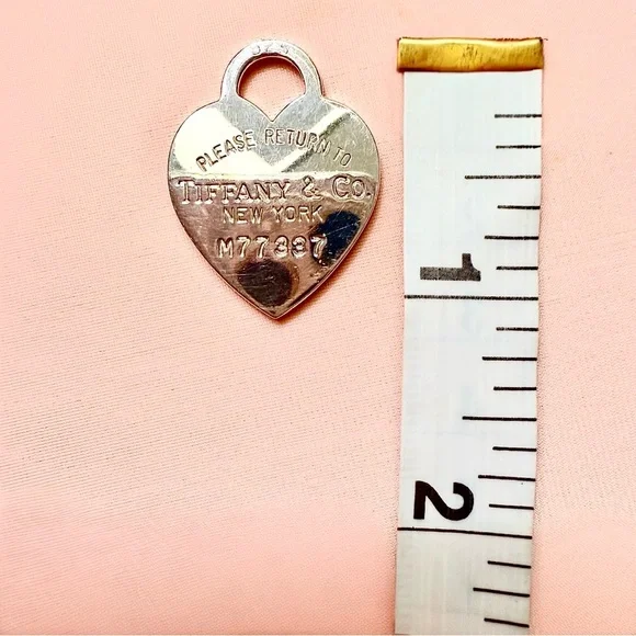 Tiffany & Co. Heart “Please Return To” Pendant - Picture 9 of 10